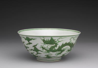 图片[2]-Bowl with incised two dragons playing with a pearl decoration in overglaze green, Ming dynasty, Hongzhi reign (1488-1505)-China Archive